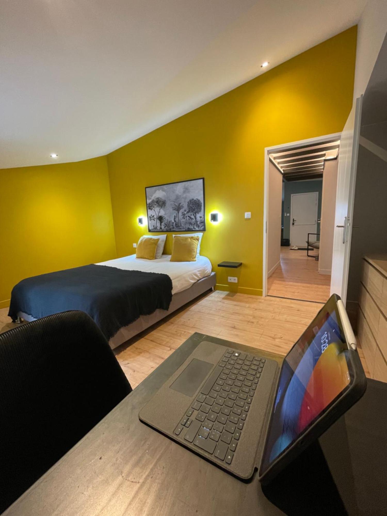 L Original - Travelhome - Free Wifi - 6 Travelers Villefranche-sur-Saone Bagian luar foto